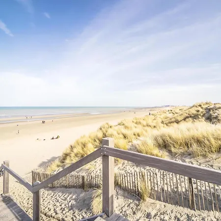 Coastal Charm By The Shore, Cleaning Included Lägenhet
