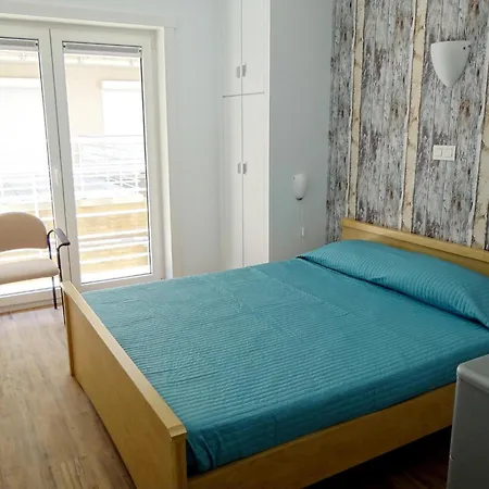 Coastal Charm By The Shore, Cleaning Included *